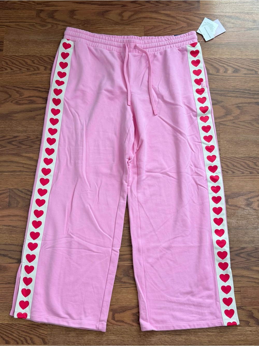 NWT JoyLab Women's Valentine's Day French Terry Wide Leg Sweatpants - Picture 4 of 5